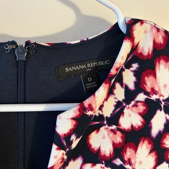 Banana Republic Pink and Navy Floral Midi Dress - Picture 2 of 7